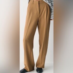 Aritizia NWOT Effortless Pant- Crepette Size 6